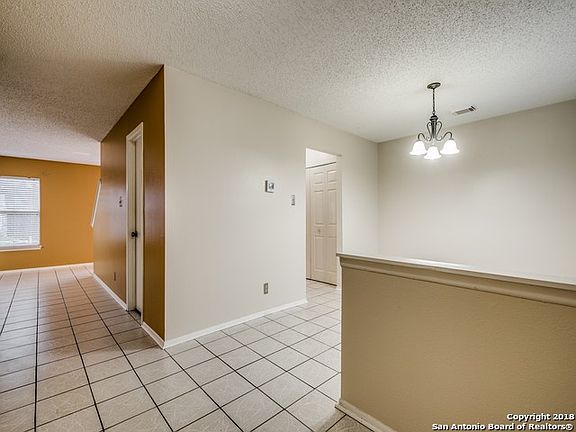 2nd image of 15522 Knollmeadow