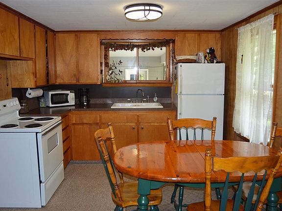 4th image of 136 Devonshire Dr
