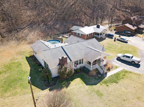 3822 Perkins Madden Rd, Vicco, KY 41773