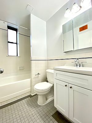 4th image of 502 E 79th St APT 4C