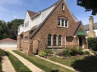 549 N 63rd St, Wauwatosa, WI 53213