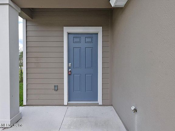 3rd image of 8455 CAPE FOX Drive
