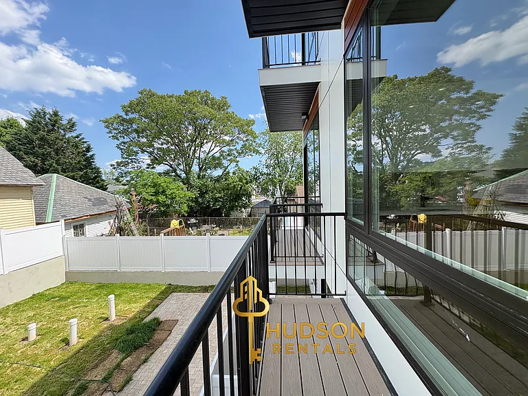 40 Lembeck Ave #203 — Photo 7