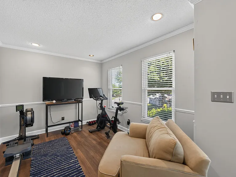536 Oak Hill Dr — Photo 13