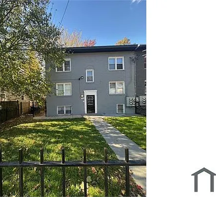 3 bed, 750 sqft, $2,000 — Photo 2