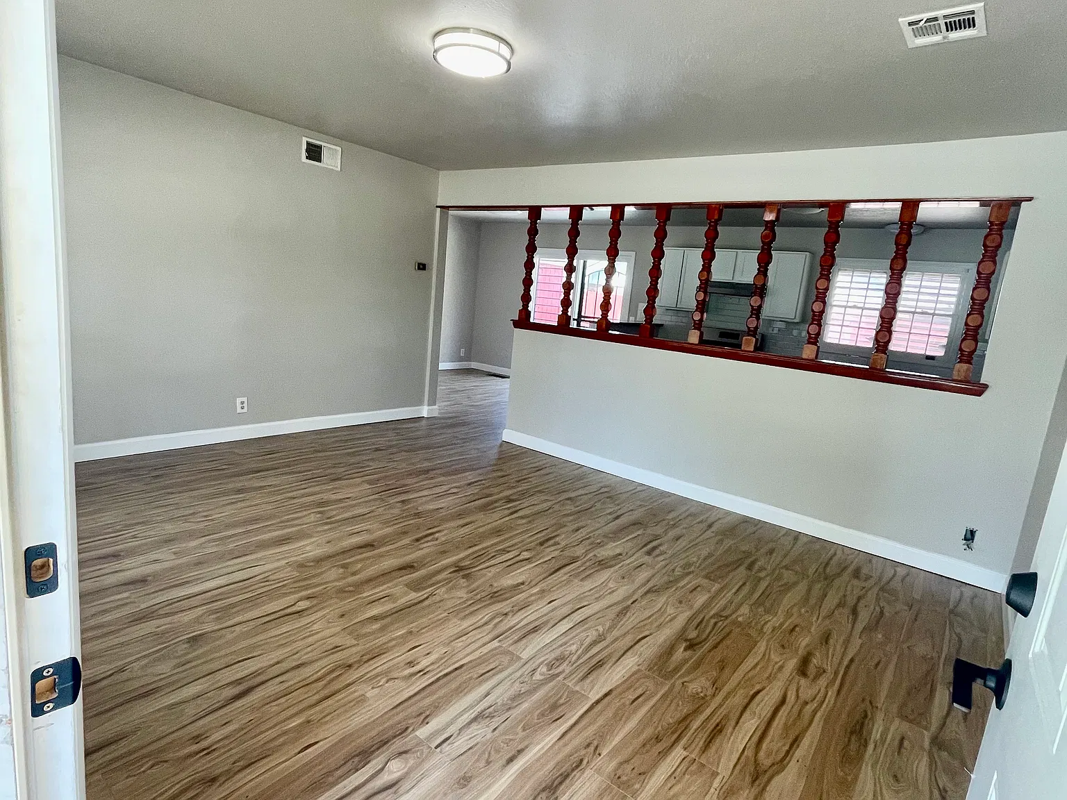 3 bed, 1.5 bath, 1200 sqft, $1,450 — Photo 2