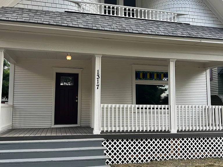 W Augusta Ave — Photo 3