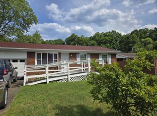 66 Garden Ln, Huntington, WV 25705