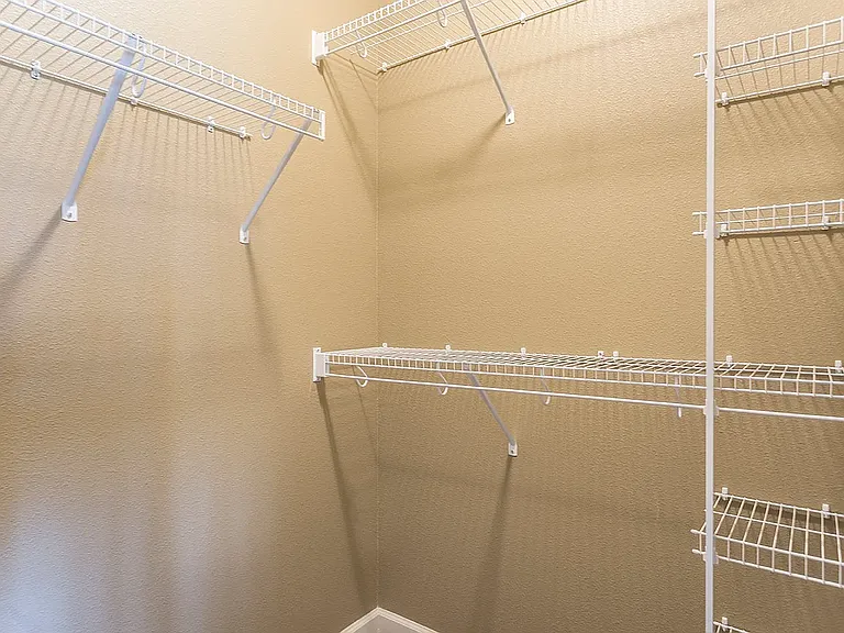 1647 Glade Dr SW — Photo 12