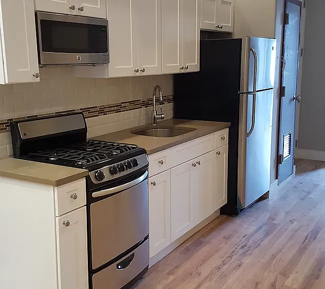 144 Manhattan Ave #3L — Photo 3