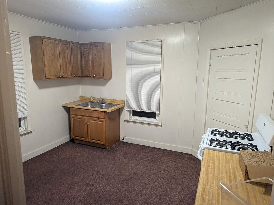 2nd image of 435 W Hallam Ave Floor 2