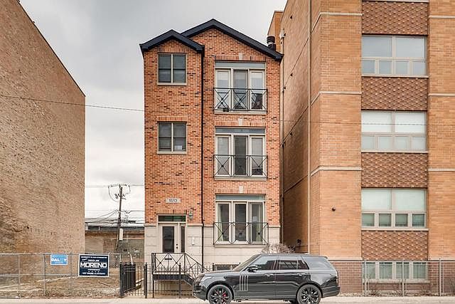 1st image of 1613 W Grand Ave
