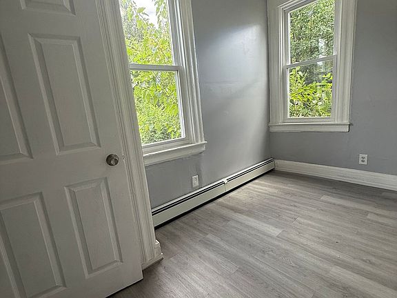 5th image of 32 Smith St #1C