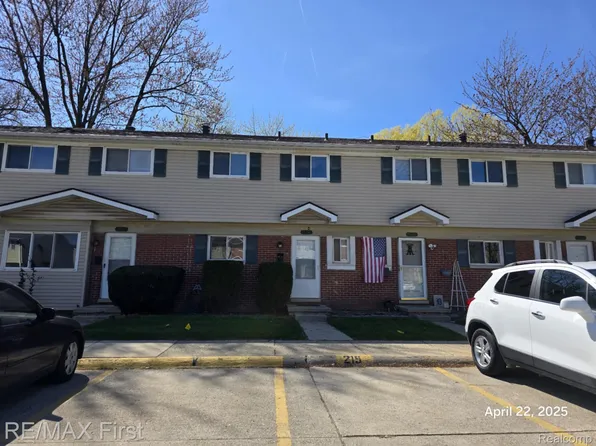 25745 Cambridge Ct, Roseville, MI 48066