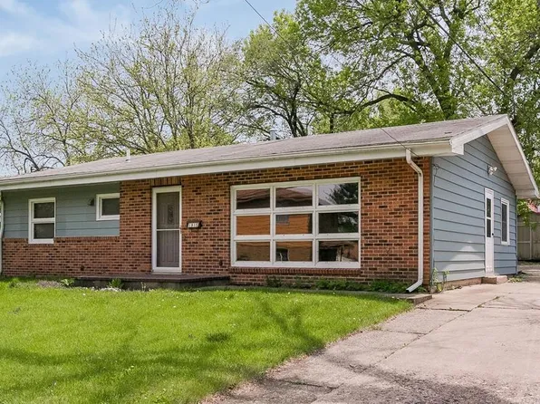 1915 11th Ave, Marion, IA 52302