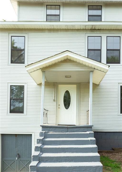 1st image of 408 Oak St