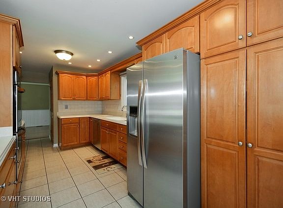 5th image of 1385 College Ln S