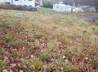 925 Carbon Ave, Central City, PA 15926