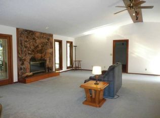 3202 W Sugnet Rd, Midland, MI 48640