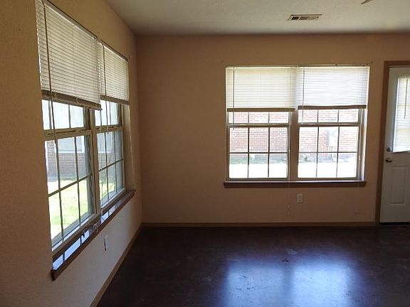 5th image of 814 Greenfield St