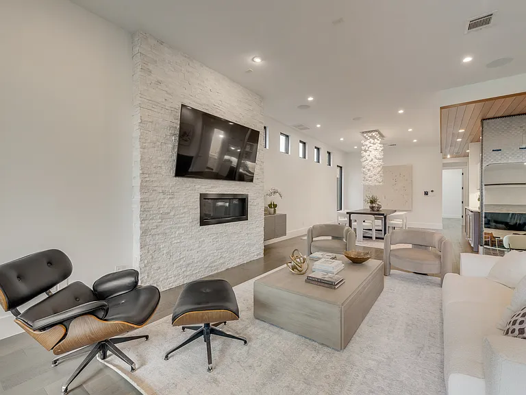 6420 Kenwood Ave — Photo 25