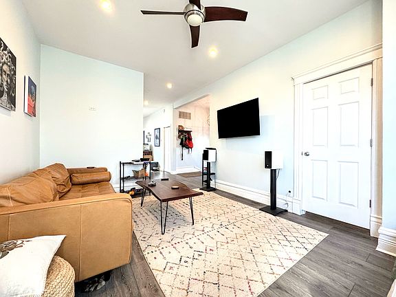 3rd image of 3412 N Janssen Ave #3