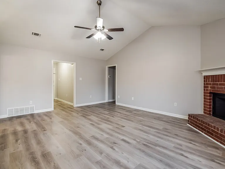10712 Oak Cir N — Photo 5