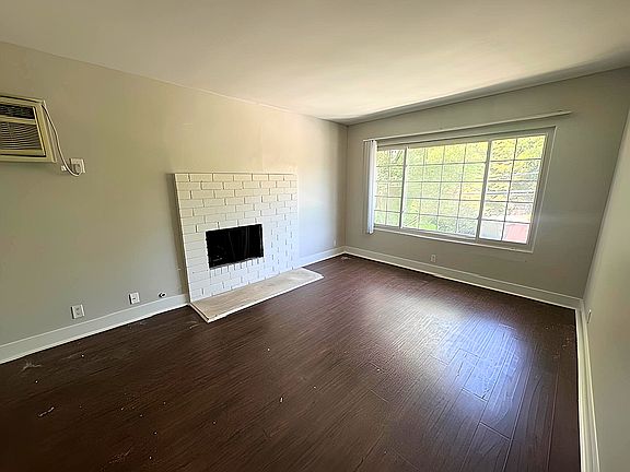 5th image of 3915 Vineland Ave #1