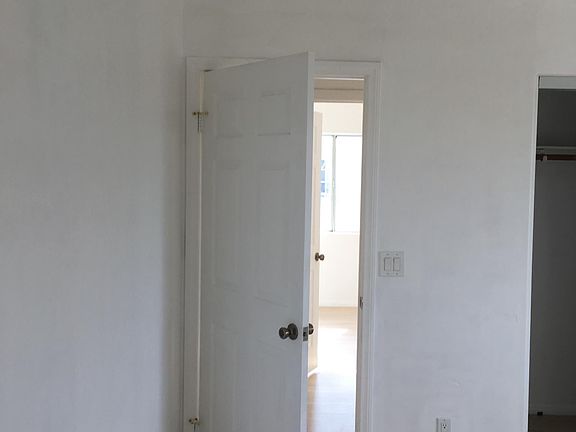 5th image of 823 N Marine Ave