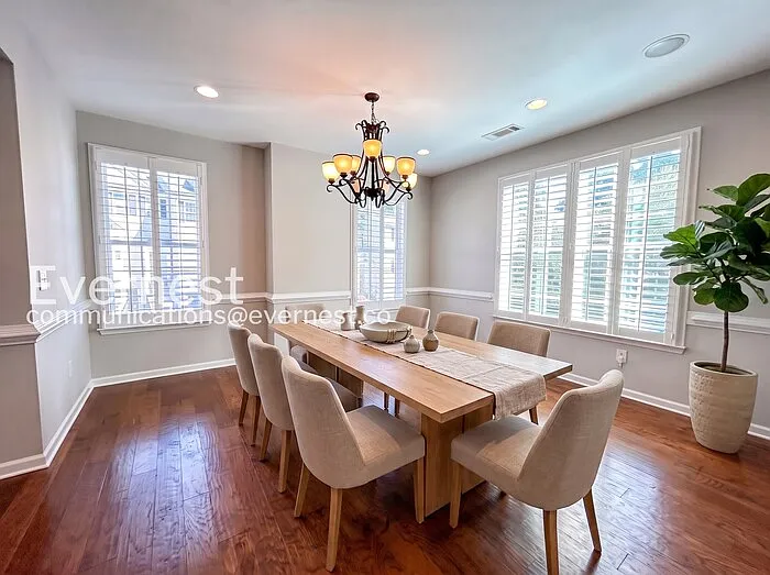 4 bed, 3.5 bath, 3256 sqft, $3,795 — Photo 3