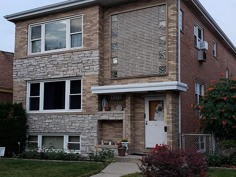 5333 S Narragansett Ave — Photo 1