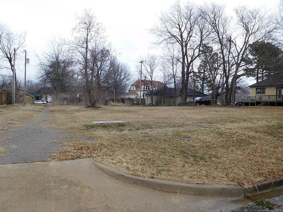 2nd image of 415 Wichita Ave