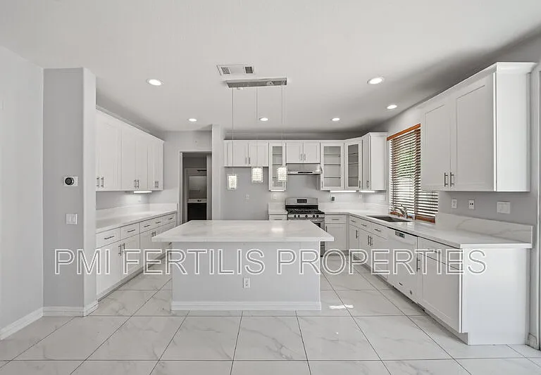 7167 Elsa Ct — Photo 13