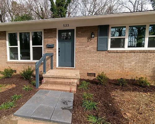 533 Blendwood Dr Photo 1