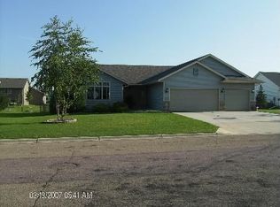 1285 Esther Ln SE, Owatonna, MN 55060