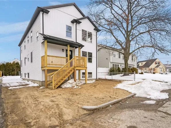 19 Newbury St, Providence, RI 02904