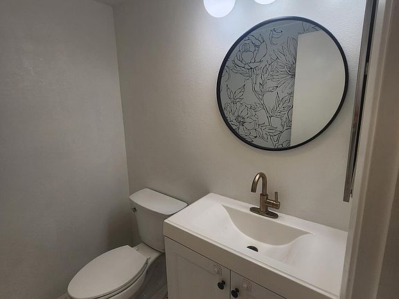 3rd image of 3050 Suncrest Dr