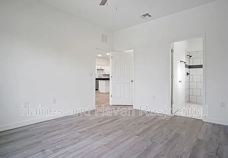 308 Pearl St — Photo 17