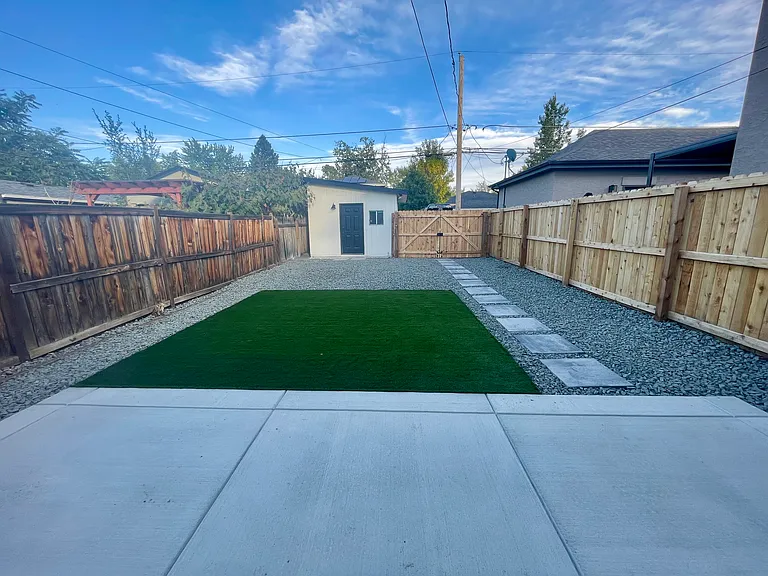 3926 Perry St — Photo 20