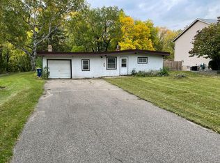 25 Pineview Ln N, Plymouth, MN 55441