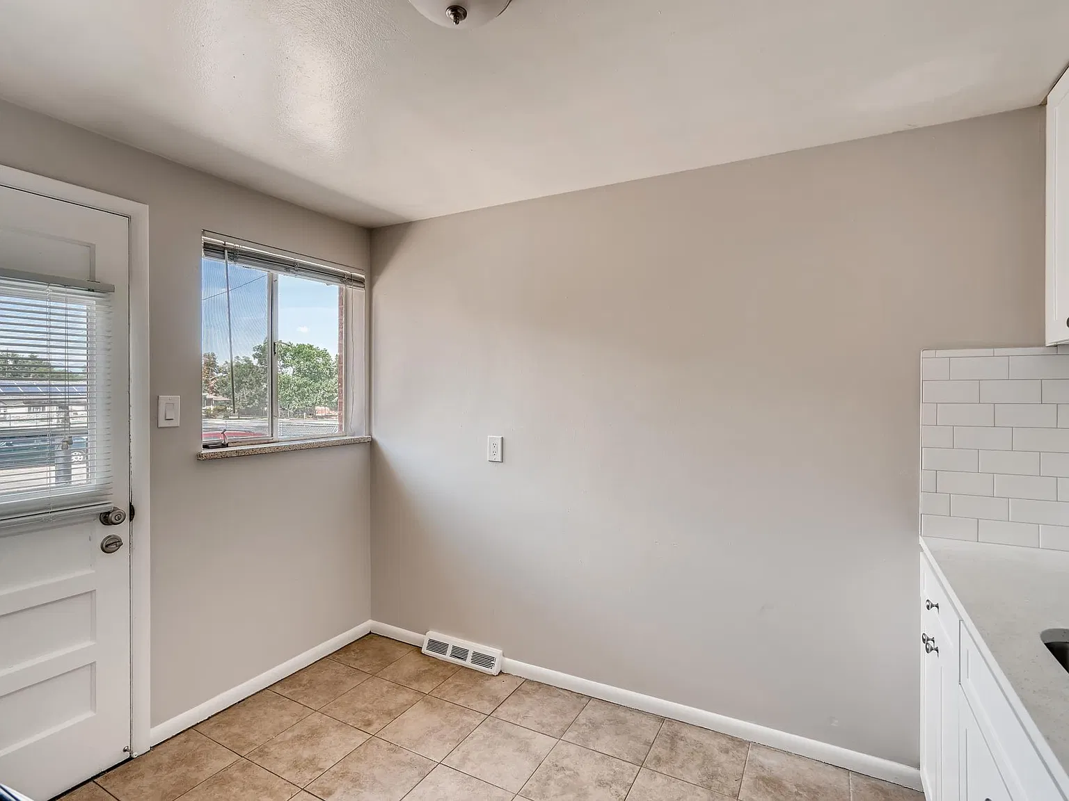 2 bed, 800 sqft, $1,450 — Photo 3