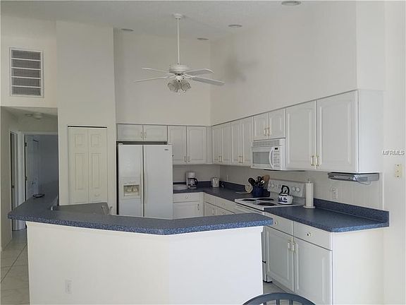 4th image of 18555 Myrtlewood Dr