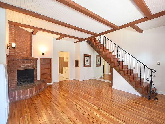 4th image of 2062 Argyle Ave #2066