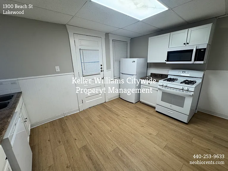 1300 Beach Avenue, Lakewood — Photo 10