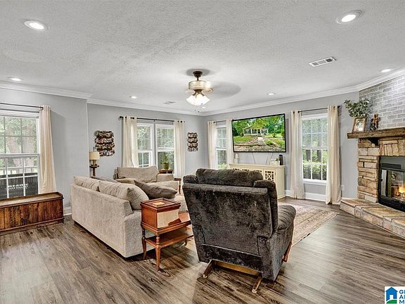 4th image of 25 Pierce Dr