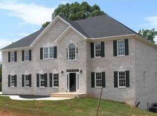 220 Two Creek Dr, Lynchburg, VA 24502