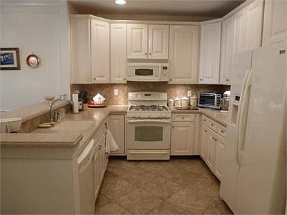 3rd image of 351 Victoria Dr