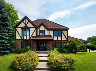 1800 Cliffview Ct, Oshkosh, WI 54901
