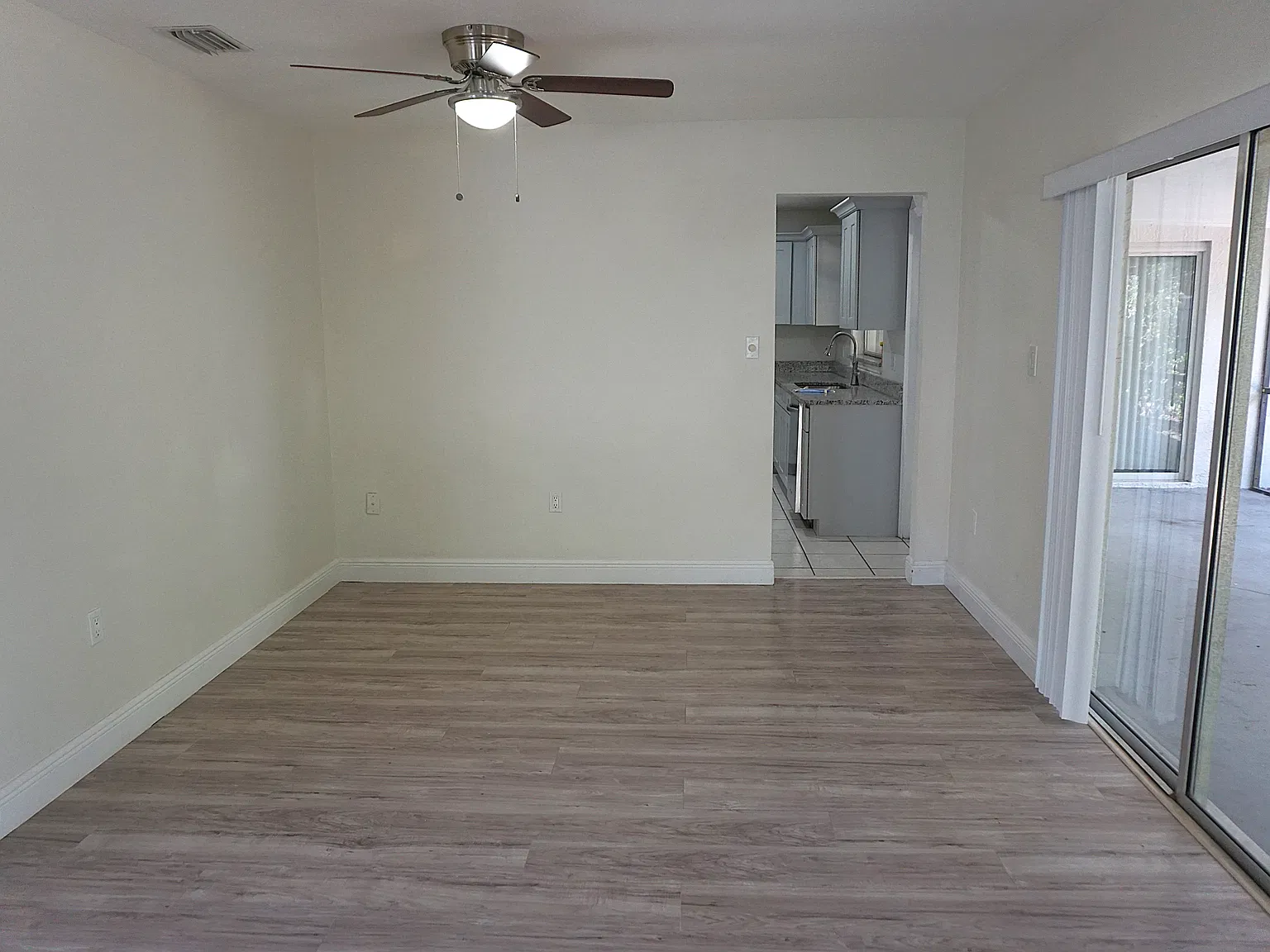 8511 Shady Glen Dr — Photo 3