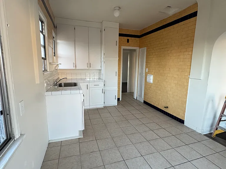 803 N Forest Ave #3 — Photo 5